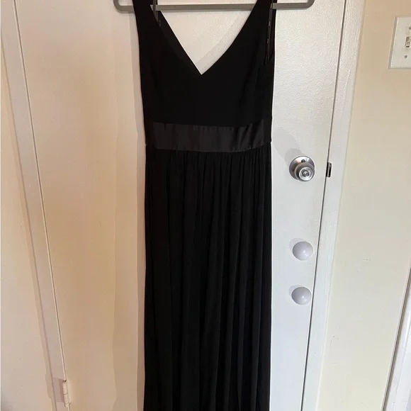 Elegant Black Vera Wang Sleeveless Dress - Picture 7 of 16